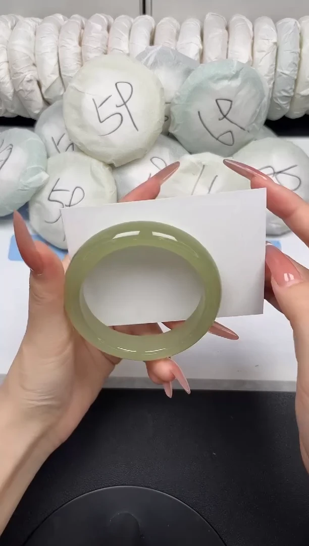 未镶嵌手镯石英质玉49-56.3