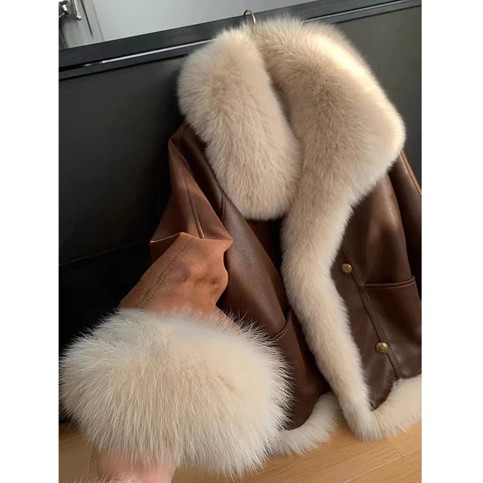 重磅推出：2025年新款外套显瘦时尚显高女装外套皮毛一体大衣外套
