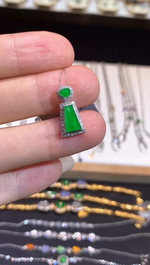 翡翠18K金镶嵌吊坠(不含链)吊坠