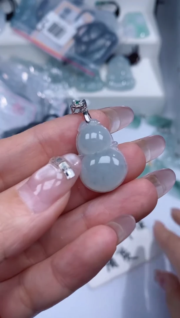 颈饰未镶嵌翡翠吊坠