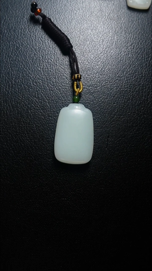 颈饰未镶嵌和田玉无事牌