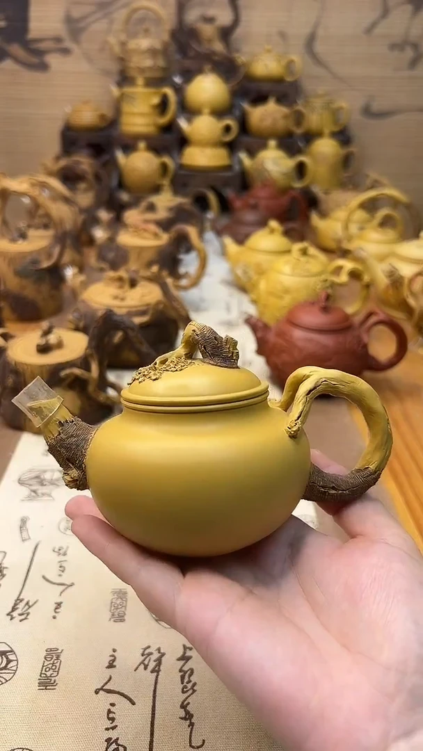 茶壶紫砂一*红仿木手把素面壶