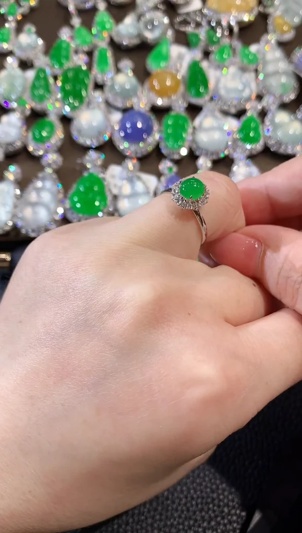 18K金镶嵌戒指翡翠A62