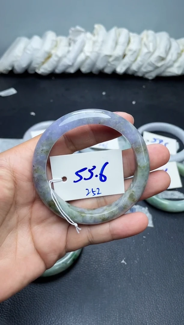 未镶嵌手镯翡翠252