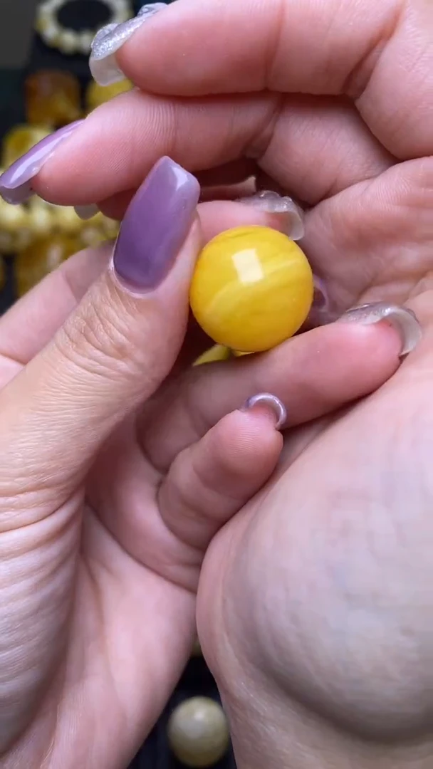 【闪购商品】琥珀裸石未镶嵌葵. 73