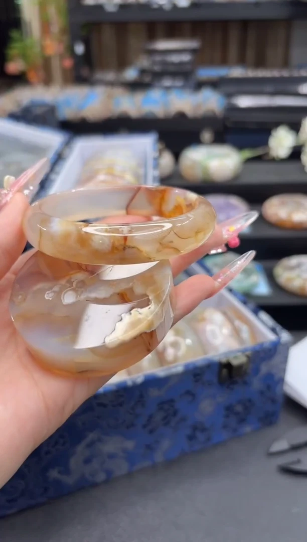 未镶嵌手镯石英质玉98(58圈赠送镯心)