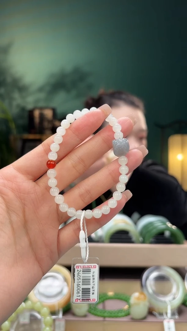 【闪购商品】和田玉手串未镶嵌卡6手串多样性