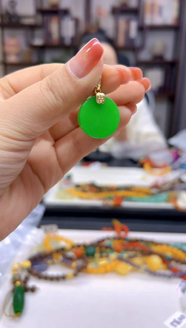 【闪购商品】翡翠吊坠(赠链)银S925镀金镶嵌D205