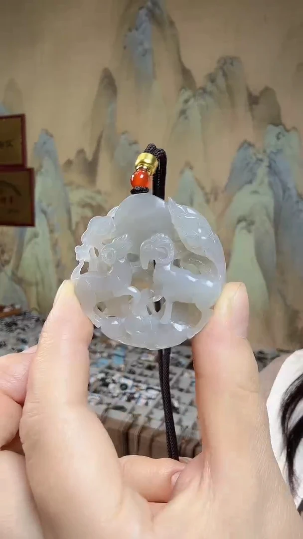 颈饰未镶嵌和田玉.