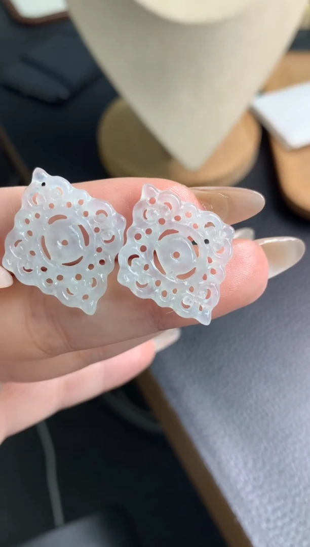 定制翡翠未镶嵌一对仿古耳坠