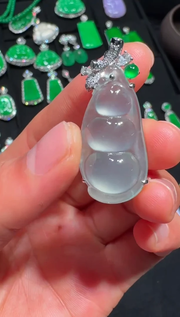 吊坠(不含链)18K金镶嵌翡翠高冰起光福豆吊坠