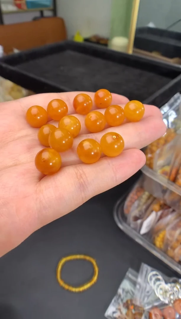 蜜蜡未镶嵌珠宝奇石多样性发一件