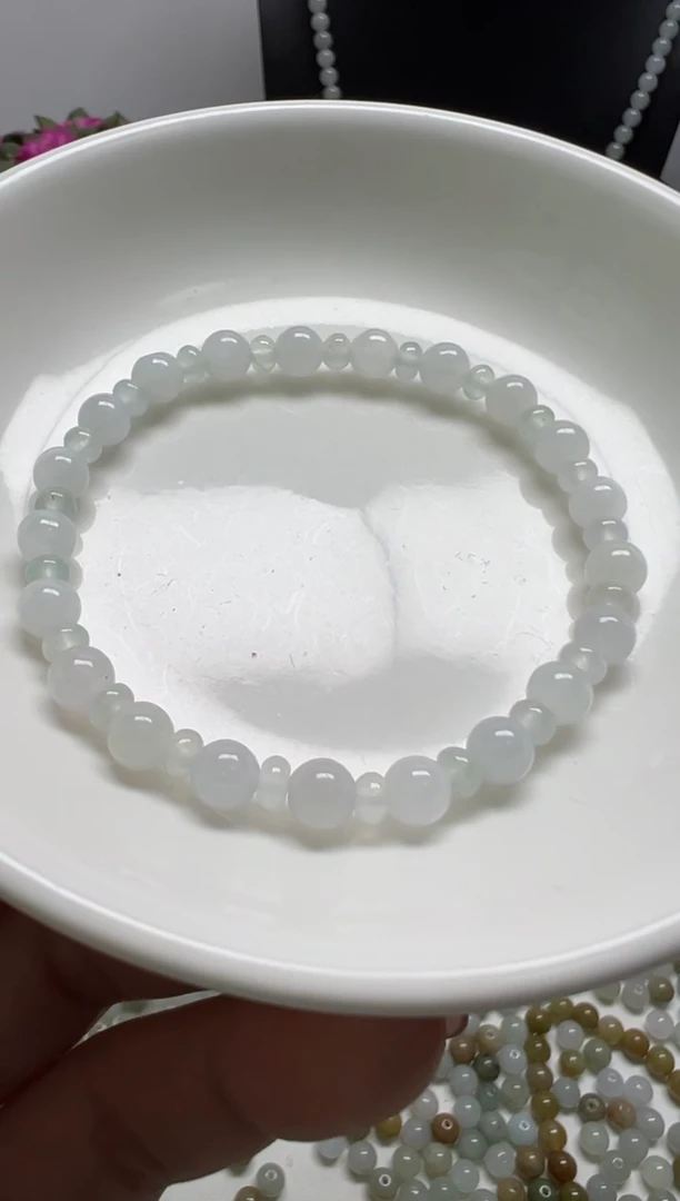 散珠翡翠纯天然缅甸A货翡翠卡5.8，42颗