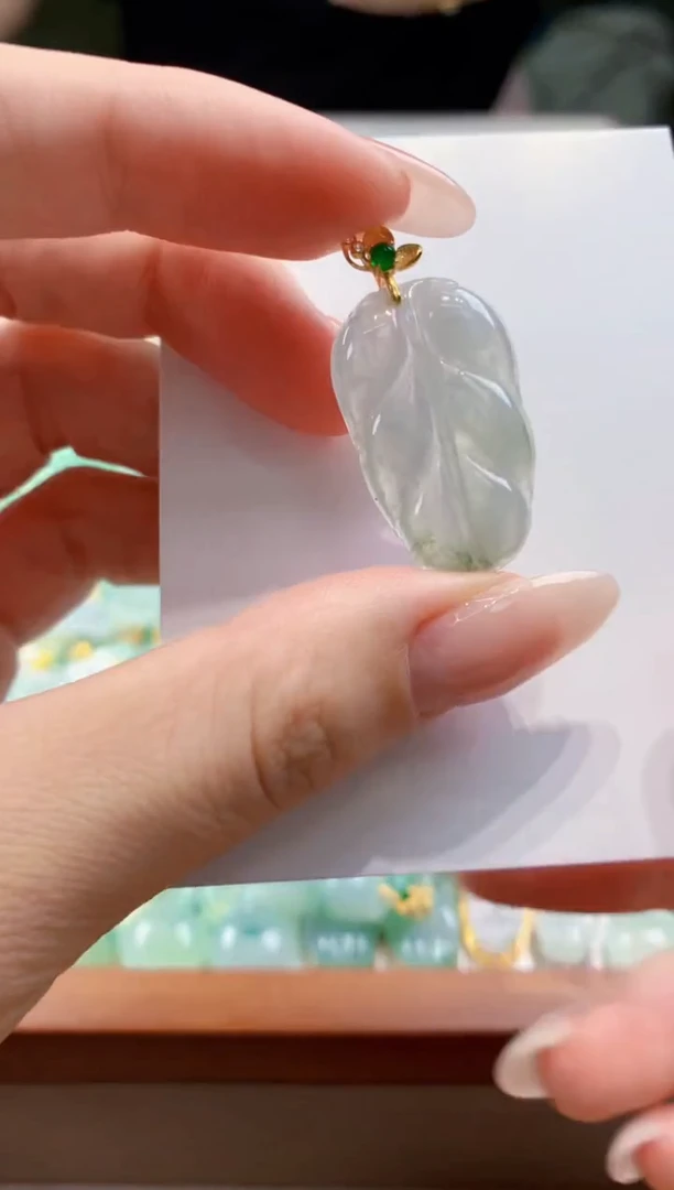 翡翠未镶嵌颈饰天然A货翡翠挂件