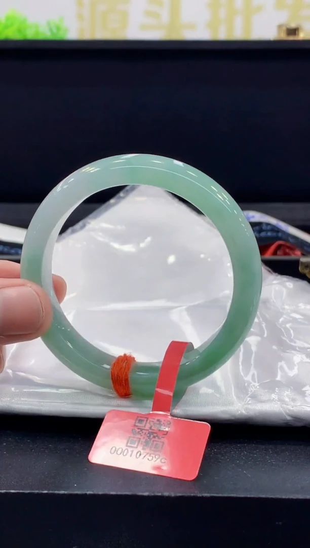 未镶嵌手镯翡翠翡翠手镯