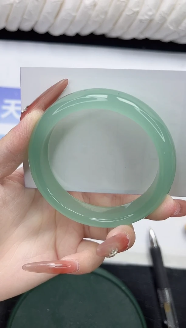 未镶嵌手镯石英质玉95-56