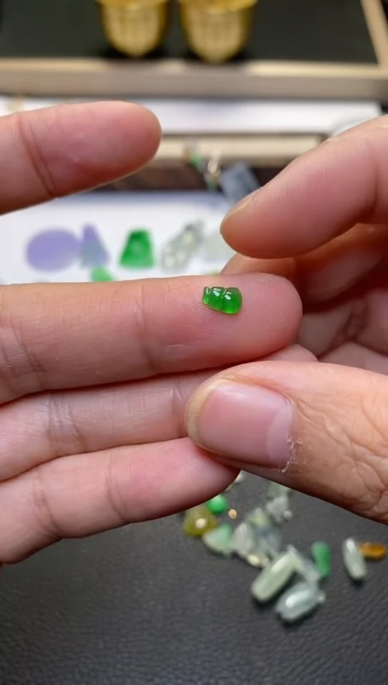 翡翠未镶嵌吊坠(不含链)翡翠净货32570