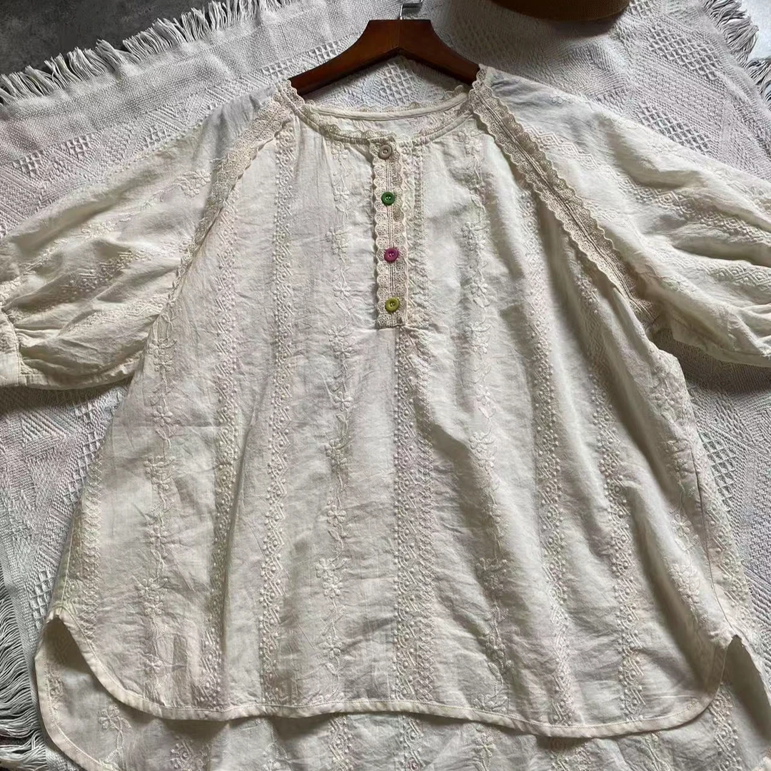 2025满身绣花花边拼接彩色纽扣夏季短袖上衣