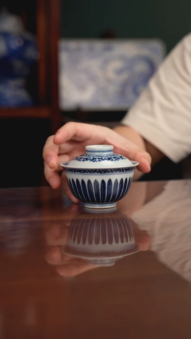 青韵堂 缠枝牡丹