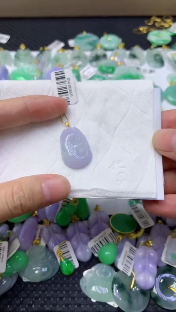 颈饰18K金镶嵌翡翠天然缅甸翡翠A货