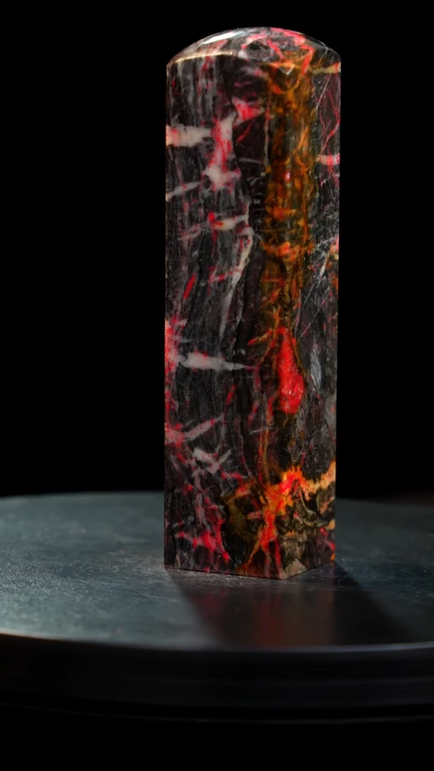 鸡血石刘关张鸡血石