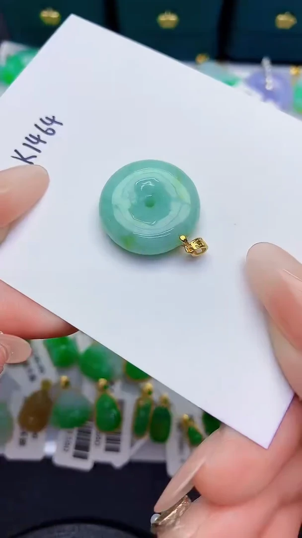 颈饰未镶嵌翡翠缅甸天然翡翠A货