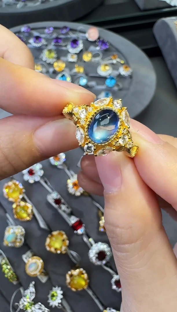 银S925镶嵌戒指月光石不低于1.2ct【七天鉴赏期】