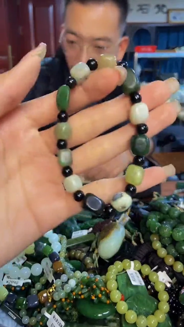 未镶嵌和田玉挂件1