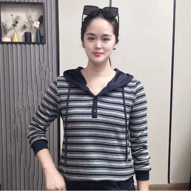 连帽卫衣女2025秋季新款宽松显瘦外穿时尚精品妈妈长袖休闲上衣