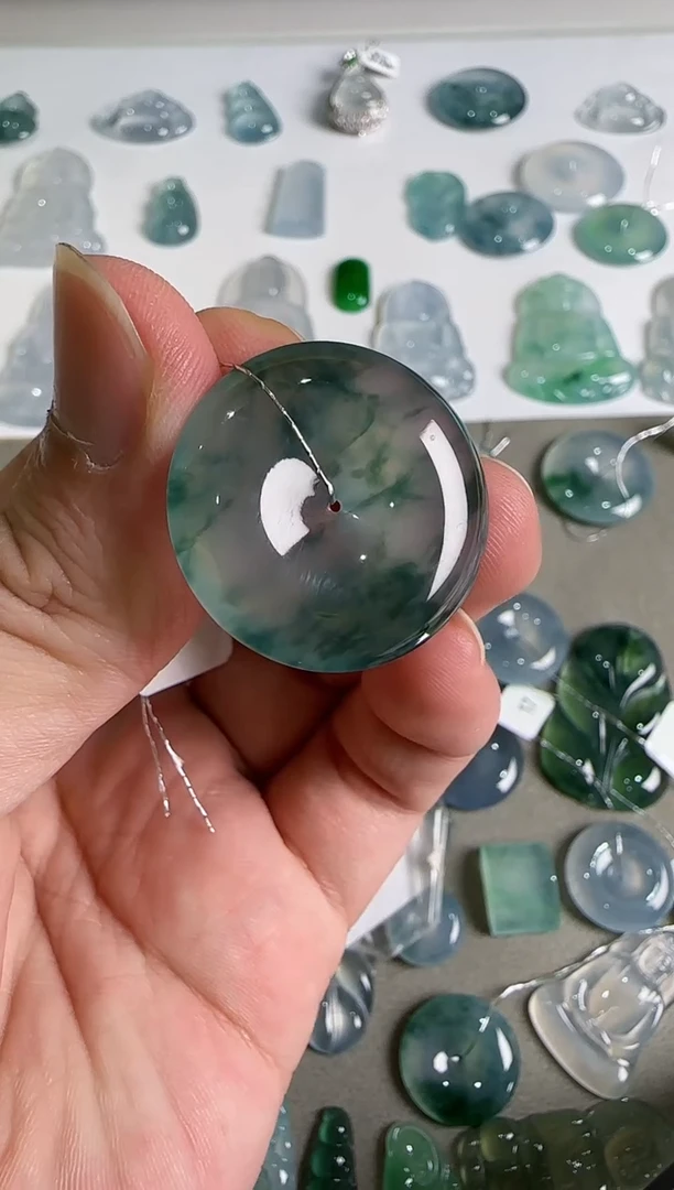 吊坠(不含链)未镶嵌翡翠.