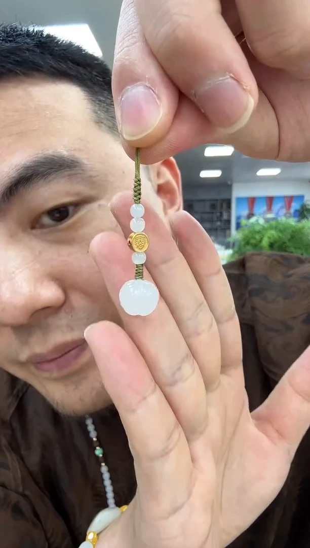 颈饰未镶嵌和田玉柿柿如意