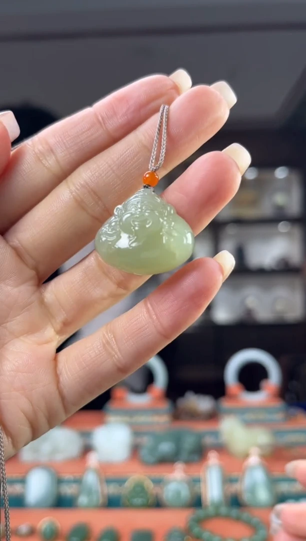 颈饰未镶嵌和田玉1