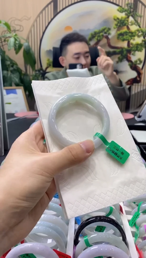 【闪购商品】翡翠手镯未镶嵌000013505