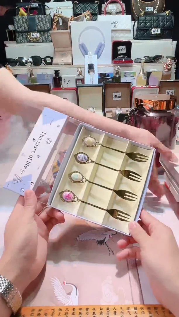 瓷片瓷器 库房到期 全部地板价@@1