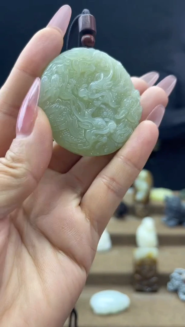 颈饰未镶嵌和田玉1