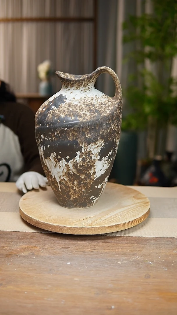 【闪购商品】陶瓷花器诧寂黑奶壶