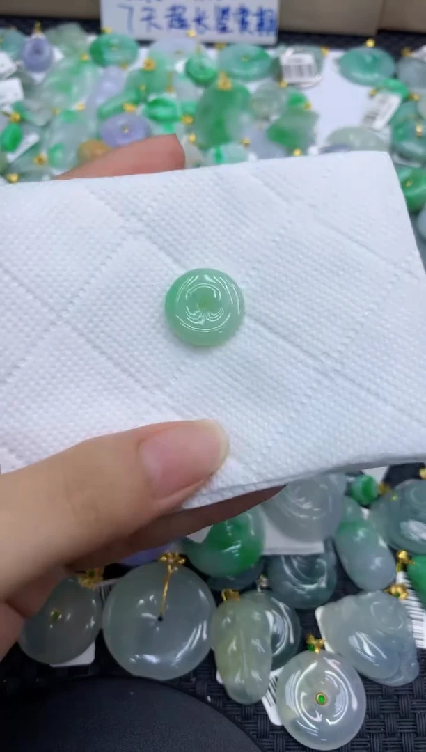 颈饰未镶嵌翡翠天然缅甸翡翠A货