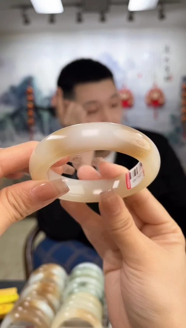 【闪购商品】和田玉手镯未镶嵌57圈口0319