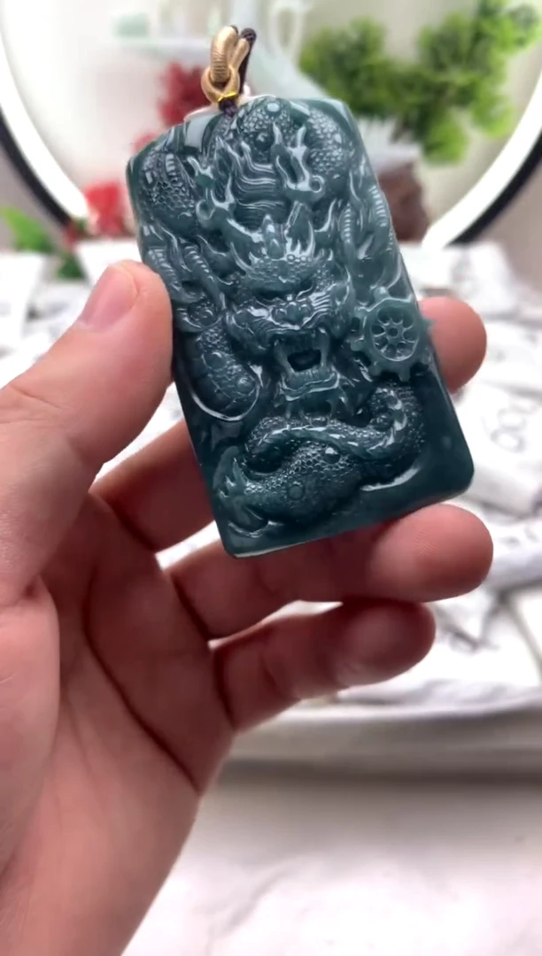 【闪购商品】翡翠颈饰未镶嵌龙牌