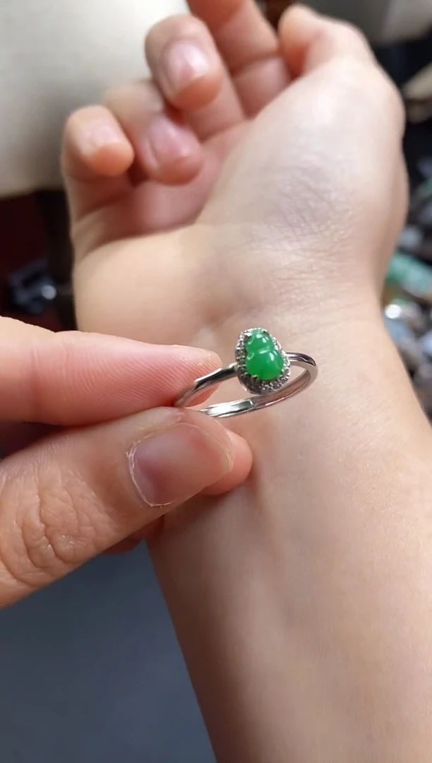 颈饰银S925镶嵌翡翠18648