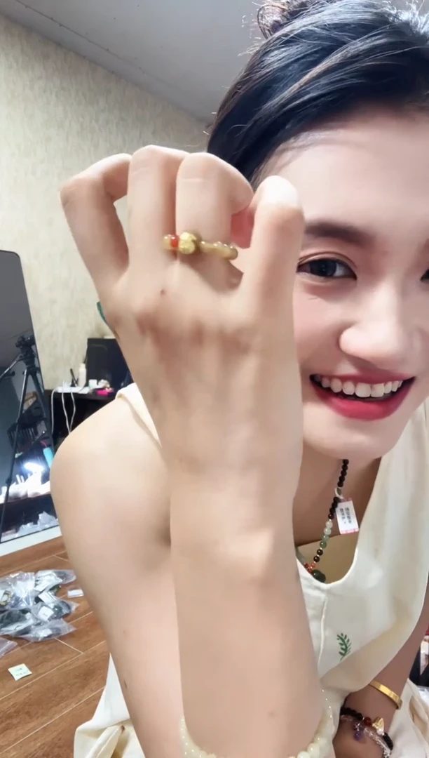 和田玉（糖玉）戒指未镶嵌糖玉戒指