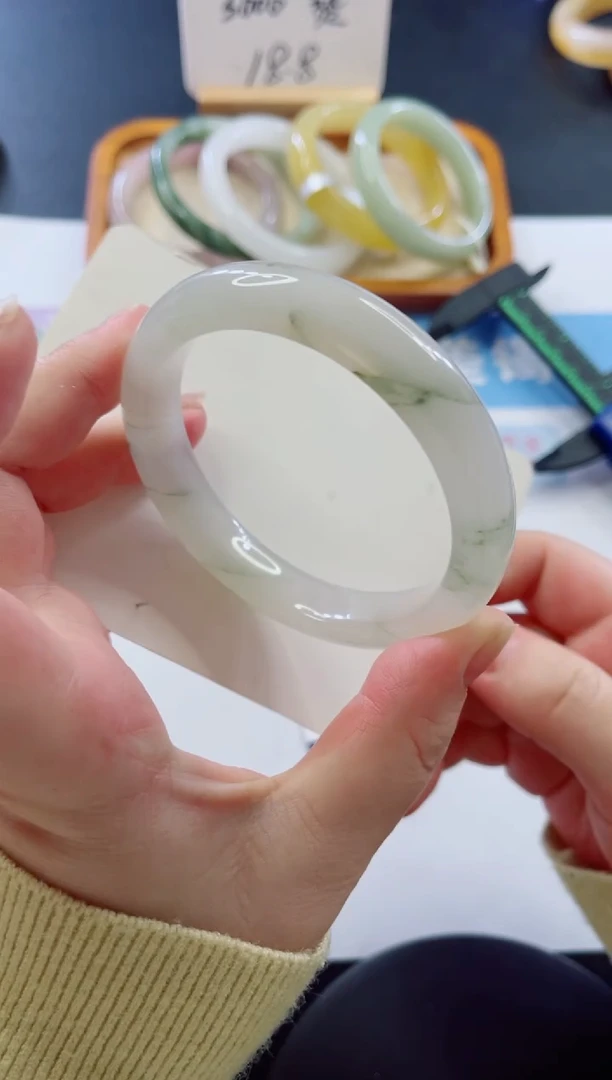 未镶嵌手镯石英质玉多样性发货A75