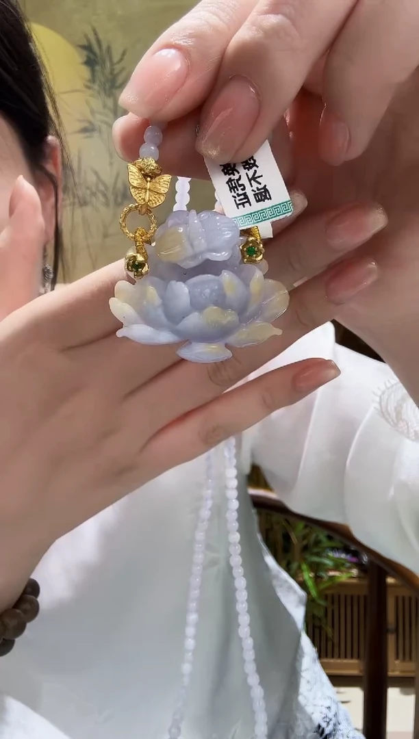 颈饰未镶嵌翡翠吊坠