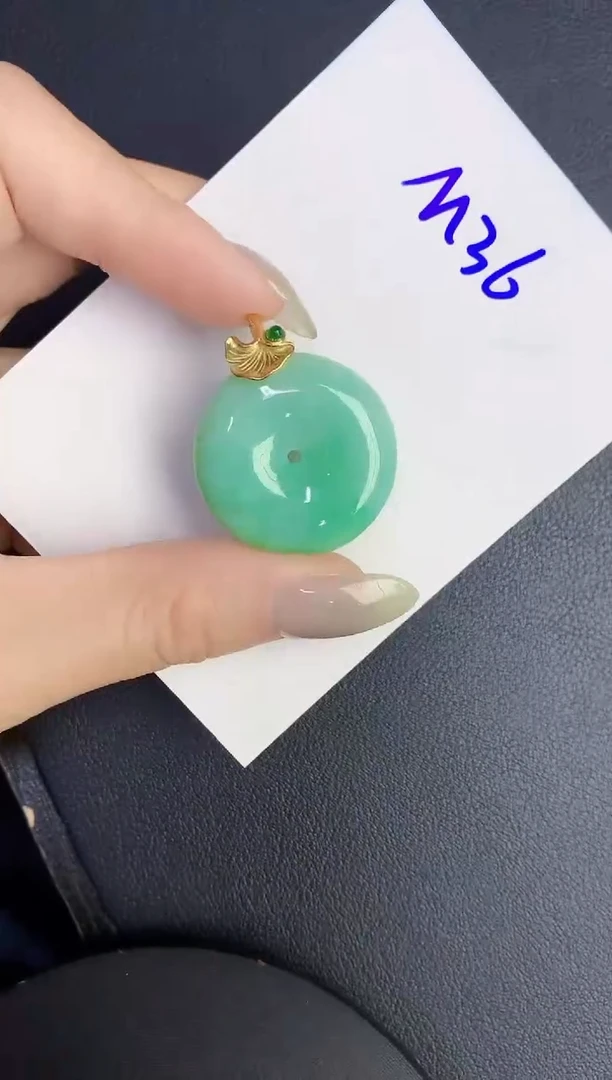 翡翠未镶嵌颈饰缅甸天然翡翠A货