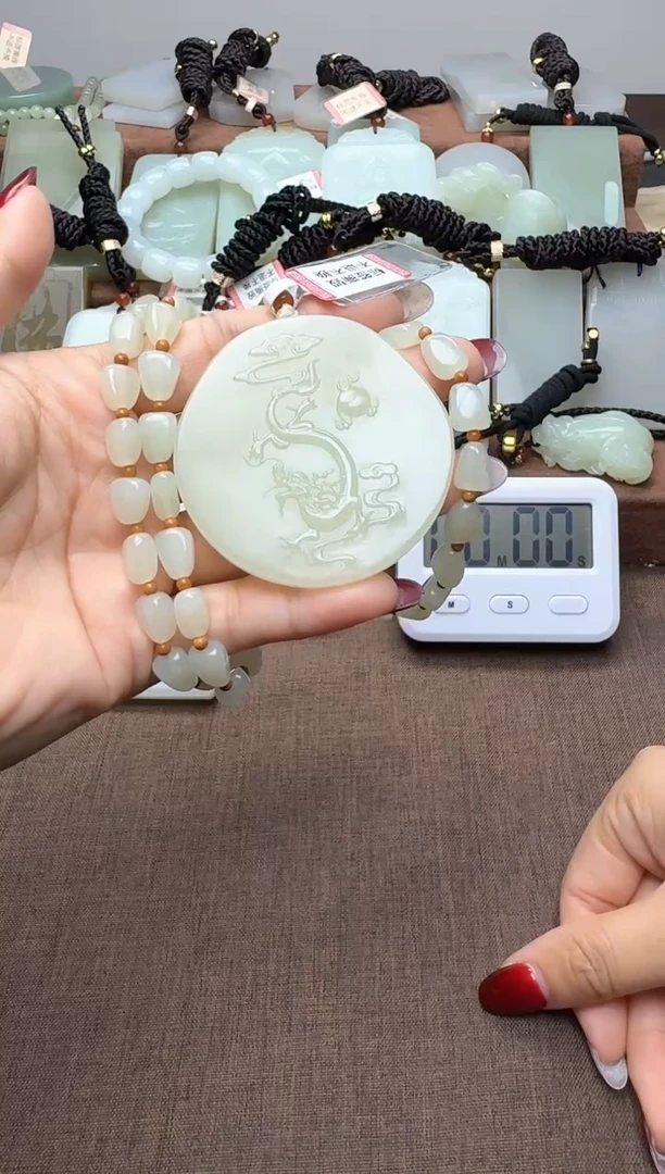 颈饰未镶嵌和田玉1
