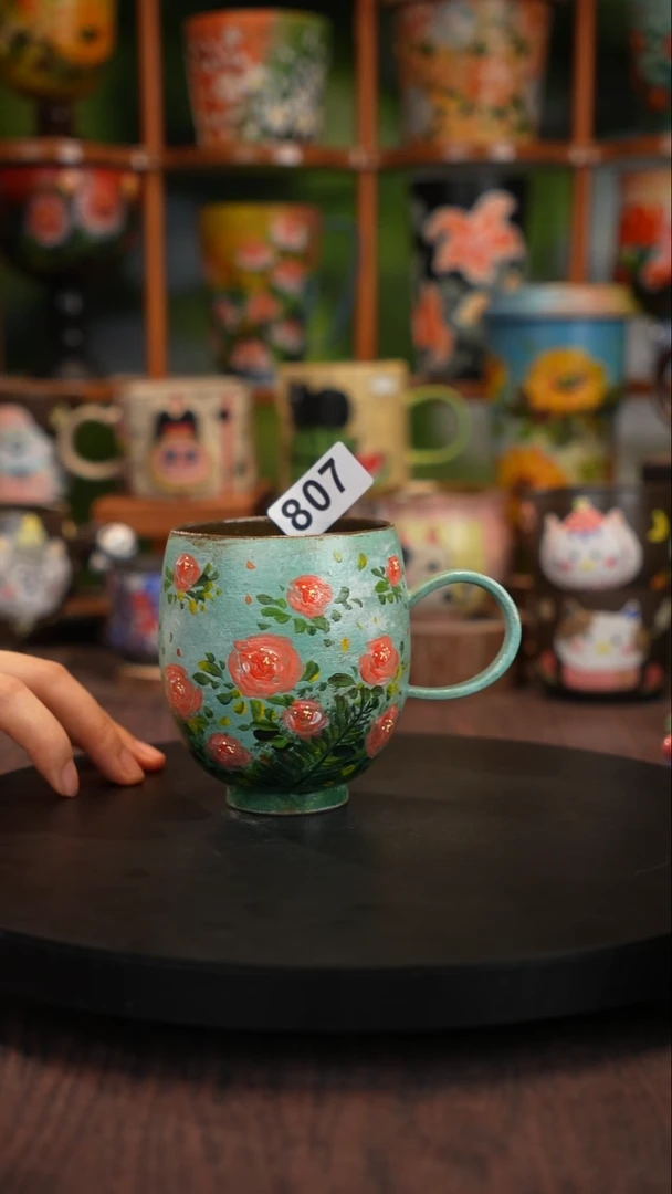 釉下手绘陶瓷杯子