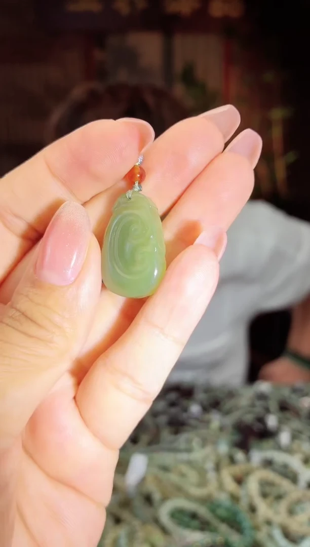 和田玉未镶嵌颈饰拍一发一