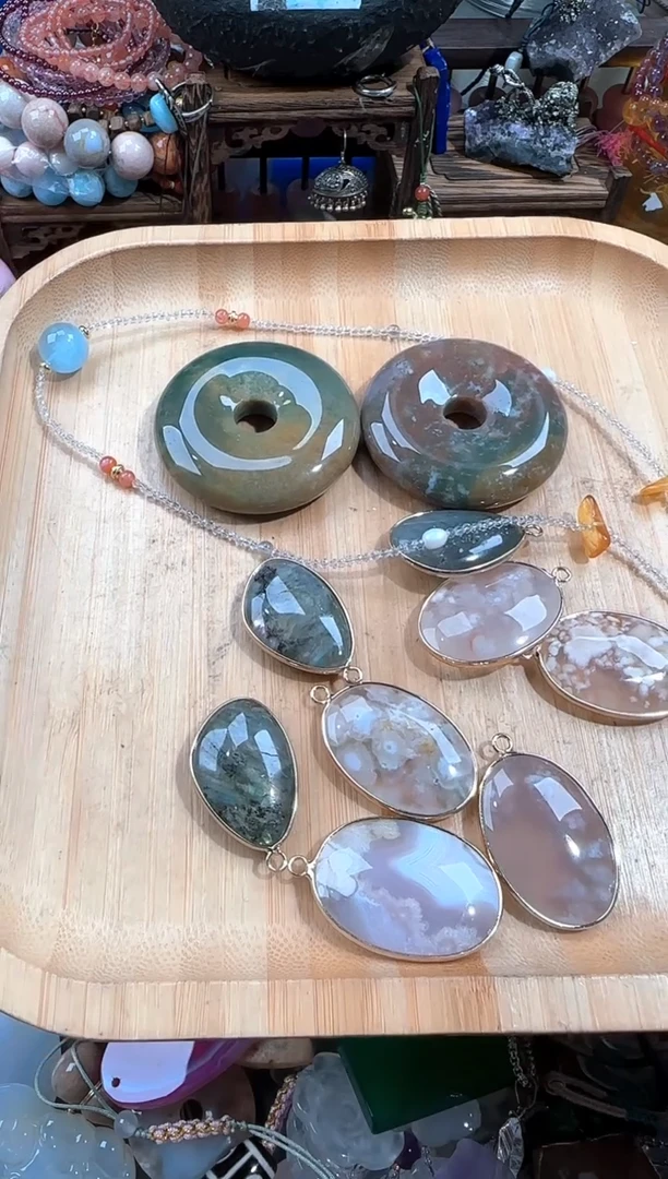 玛瑙/玉髓吊坠(赠链)未镶嵌56+4153131