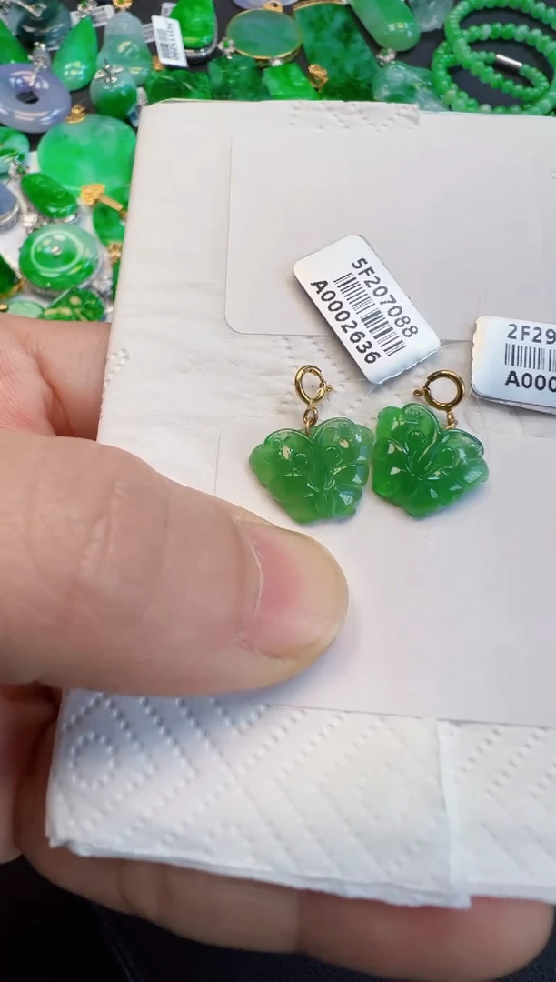 【闪购商品】翡翠吊坠(不含链)18K金镶嵌580一对