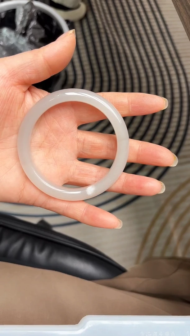 和田玉手镯未镶嵌A-9圈口62